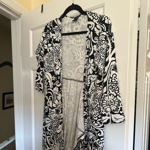 EUC black/white Medium petite Ann Taylor wrap dress